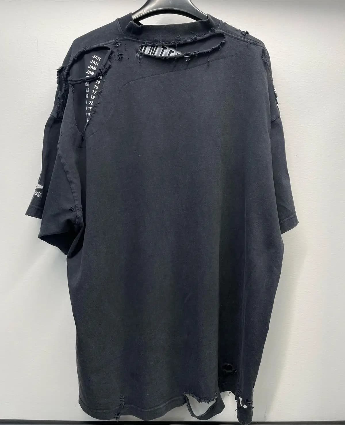 Balenciaga Ripped Sporty Shirt - JoyaGoo Spreadsheet
