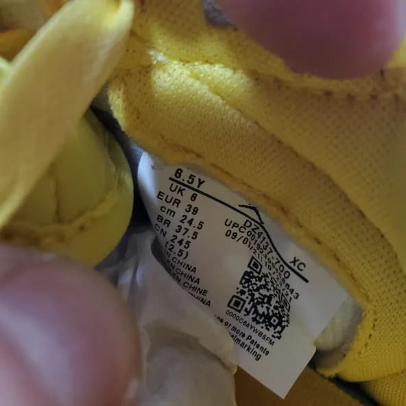 Travis Scott x Air Jordan 1  Low OG Canary - Image 6