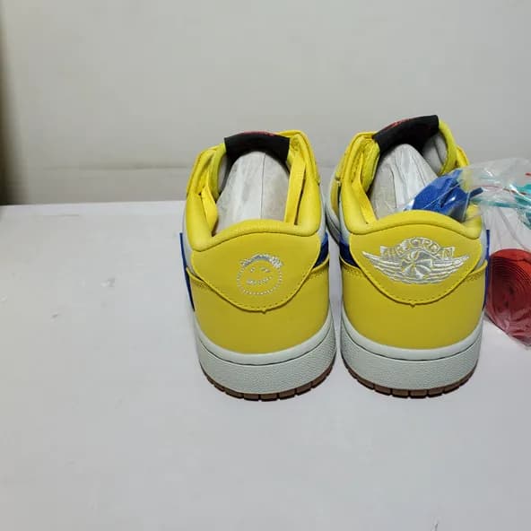 Travis Scott x Air Jordan 1  Low OG Canary - Image 2