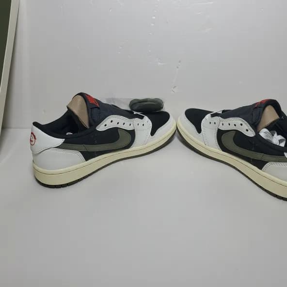 Travis Scott x Air Jordan 1  Low OG Olive - Image 6