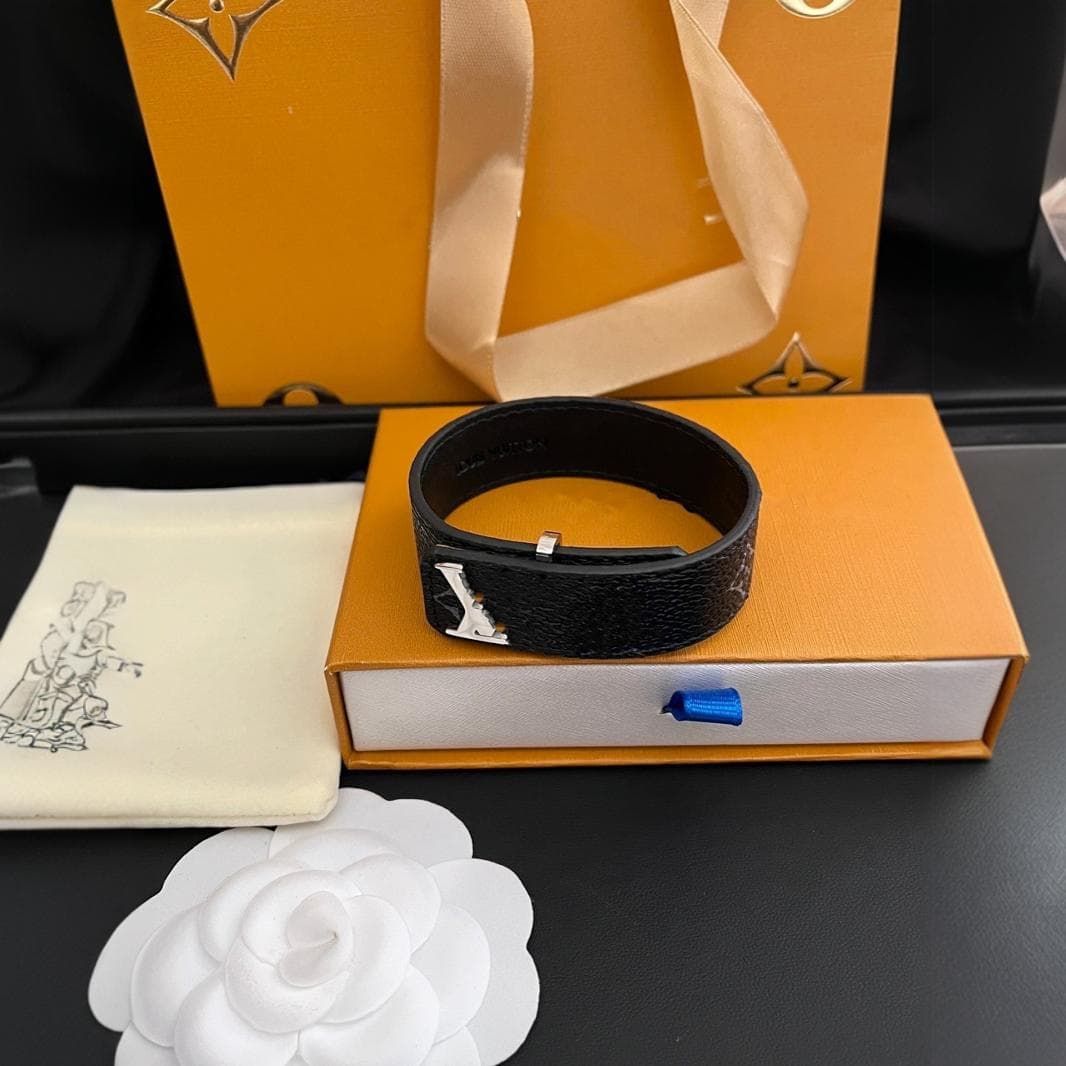 High version foreign trade cross-border donkey bracelet leather silm bracelet old flower plaid bracelet factory direct sales