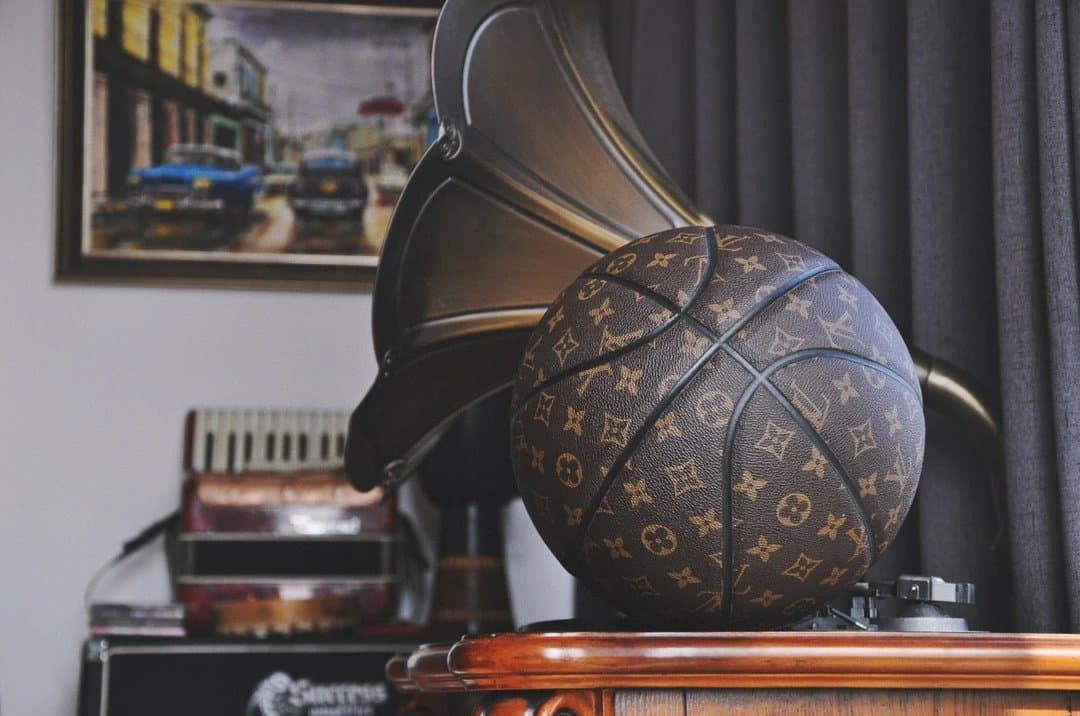 The world's first standard size 7 basketball from the trendy brand, made of original leather from Wild Donkey, not missing out on any detail, with exquisite workmanship and exquisite leather, and both high appearance and practicality - JoyaGoo Spreadsheet