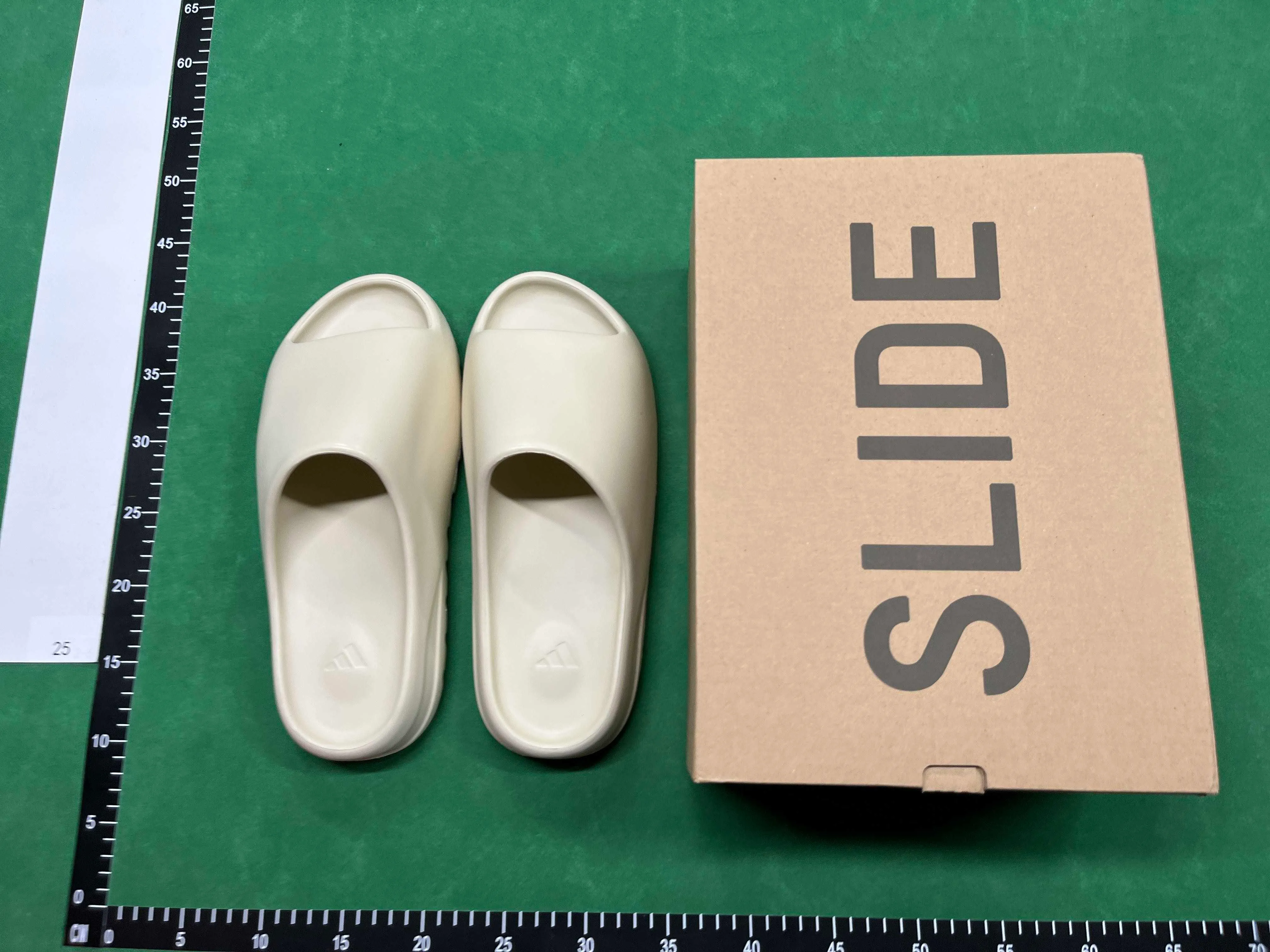 Adidas Yeezy Slide LW – photo 11