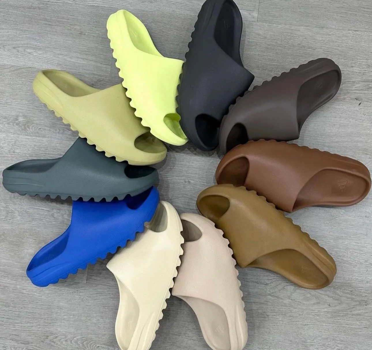Yeezy slides – photo 2