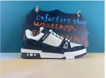 Black LV sneakers – photo 4