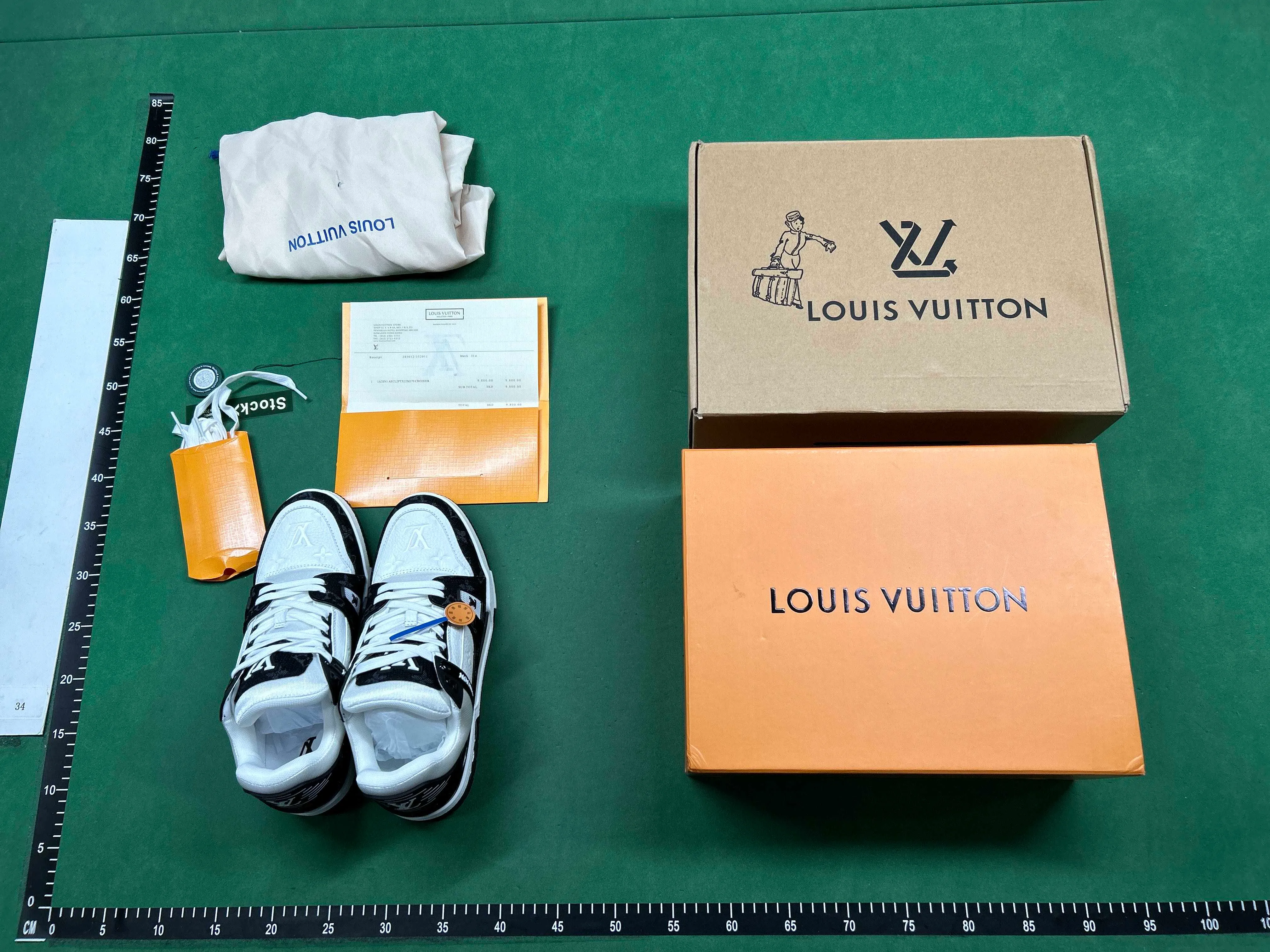 Black LV sneakers – photo 2