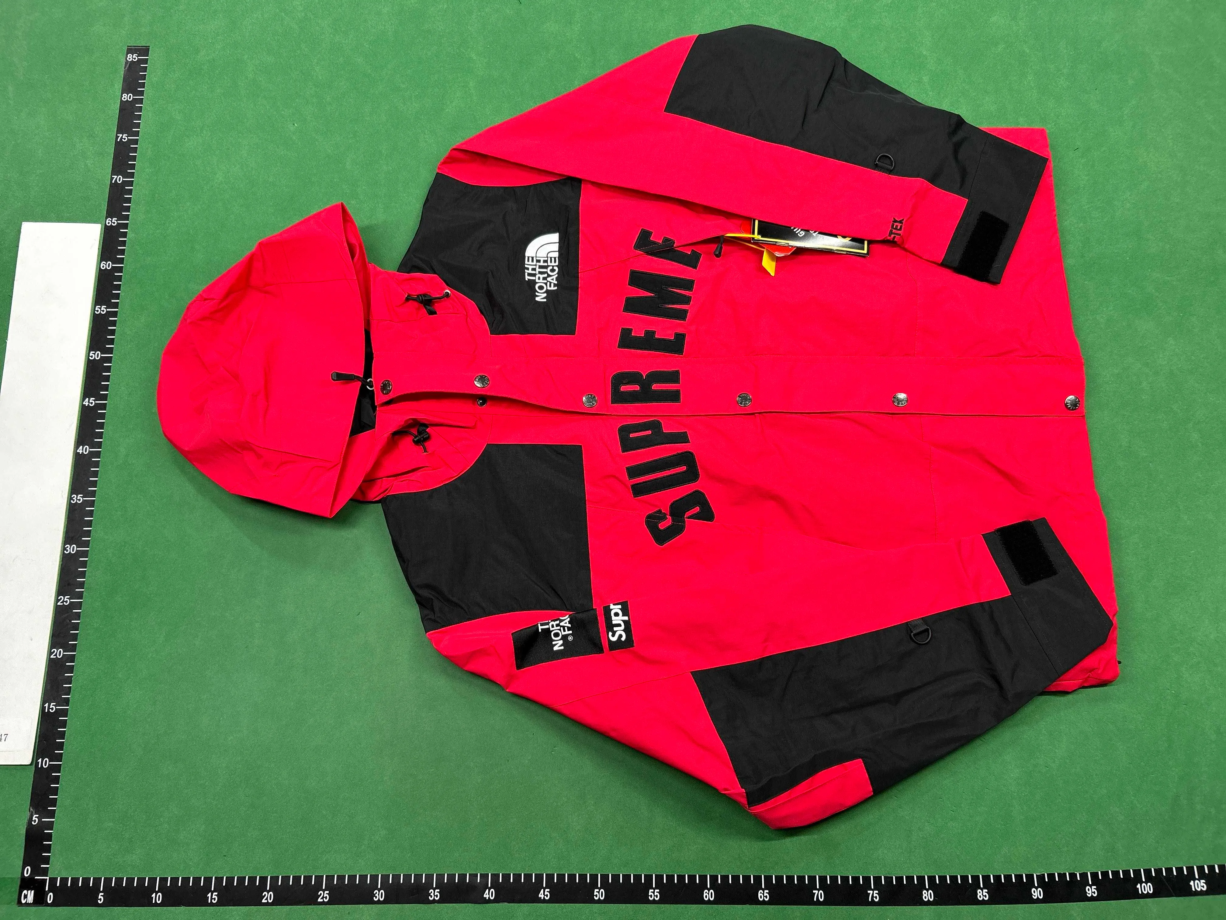 Supreme x TNF coat – photo 2